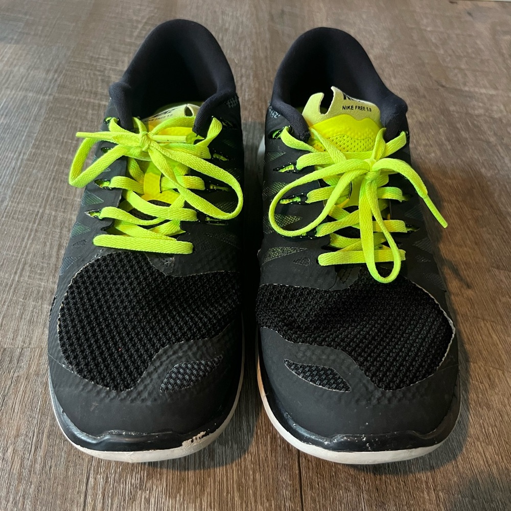 Nike Free Run Black and Neon Yellow Athletic Shoe - Picture 2 of 8